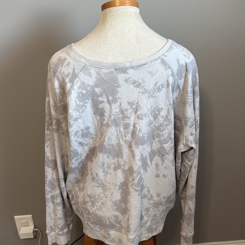 NWT!! Rails - Theo Sweatshirt in Circle Grey Tie … - image 6